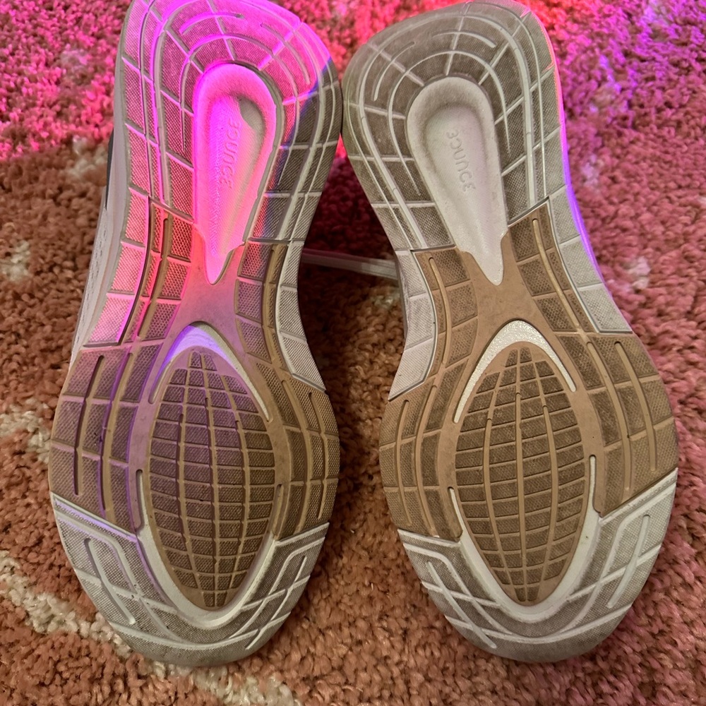 Adidas shoes - Picture 5 of 5